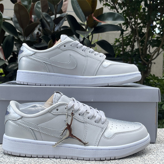 Air Jordan 1 Low OG “Metallic Silver Sneaker      CZ0790-002 - EUR FASHION