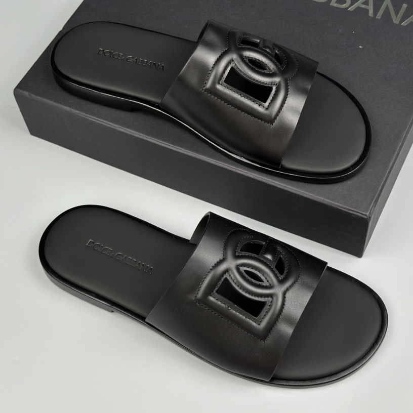 Dolce & Gabbana Calfskin sliders - EUR FASHION