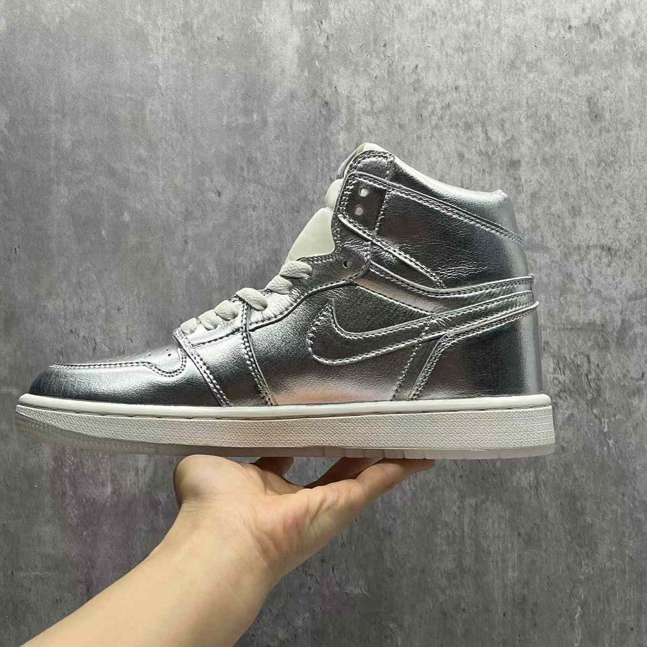 Jordan1 High OG“Chrome” Sneaker    FN7249-001 - EUR FASHION