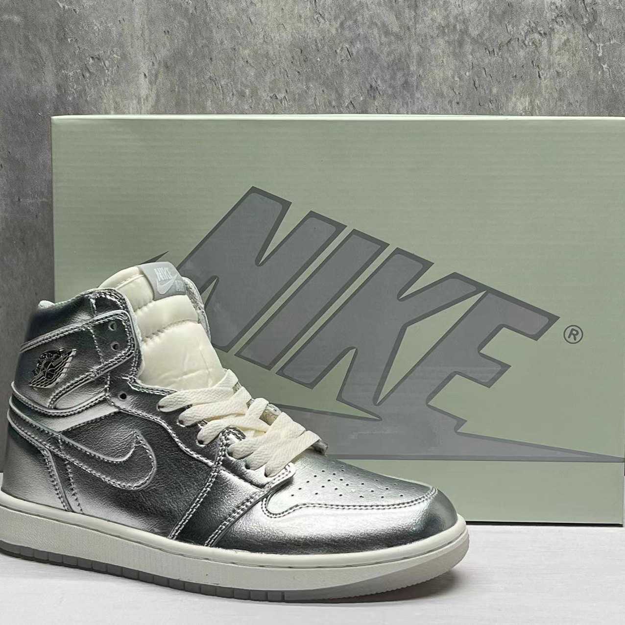 Jordan1 High OG“Chrome” Sneaker    FN7249-001 - EUR FASHION