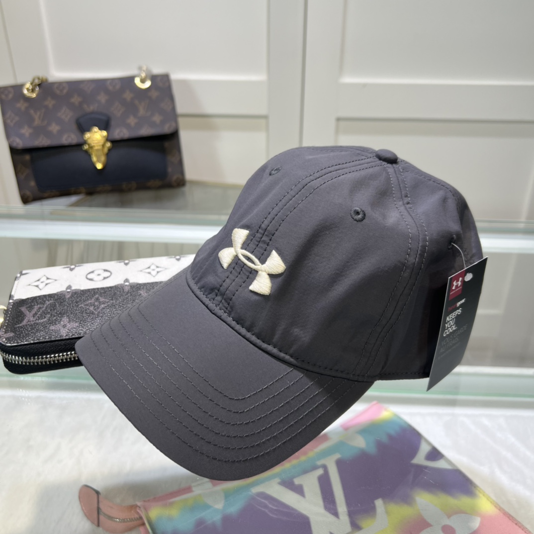 Under Armour Cap - EUR FASHION