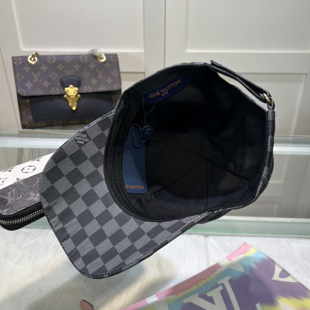 Louis Vuitton Cap - EUR FASHION