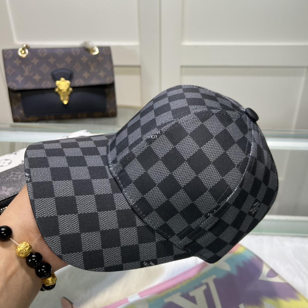 Louis Vuitton Cap - EUR FASHION