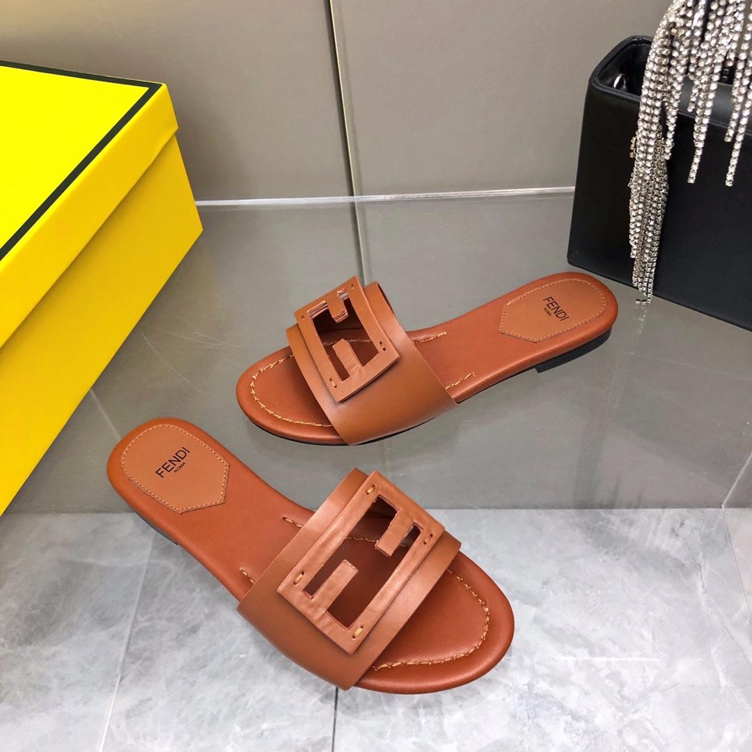 Fendi Baguette Brown Leather Slides - EUR FASHION