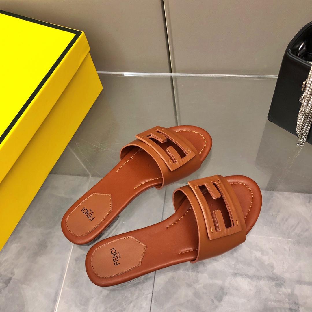 Fendi Baguette Brown Leather Slides - EUR FASHION