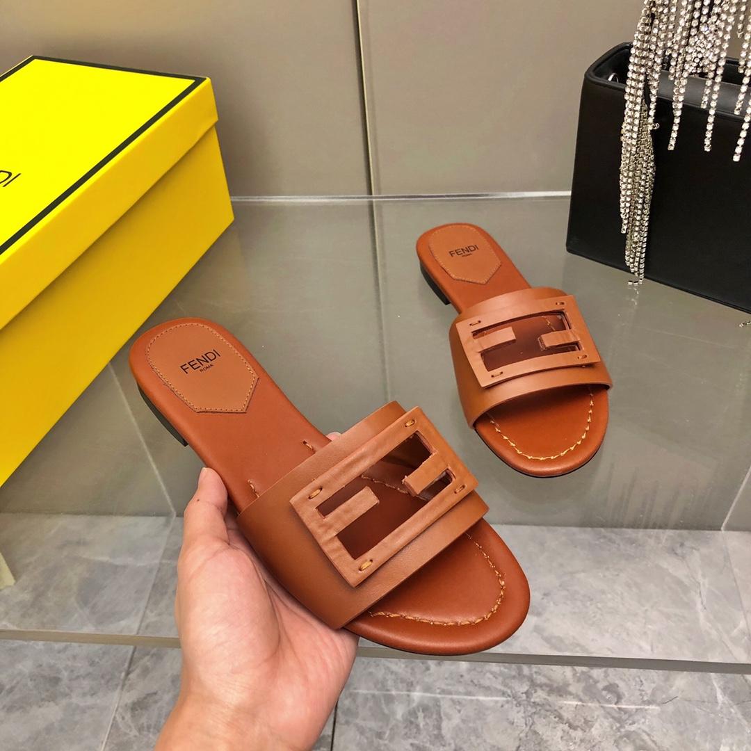 Fendi Baguette Brown Leather Slides - EUR FASHION