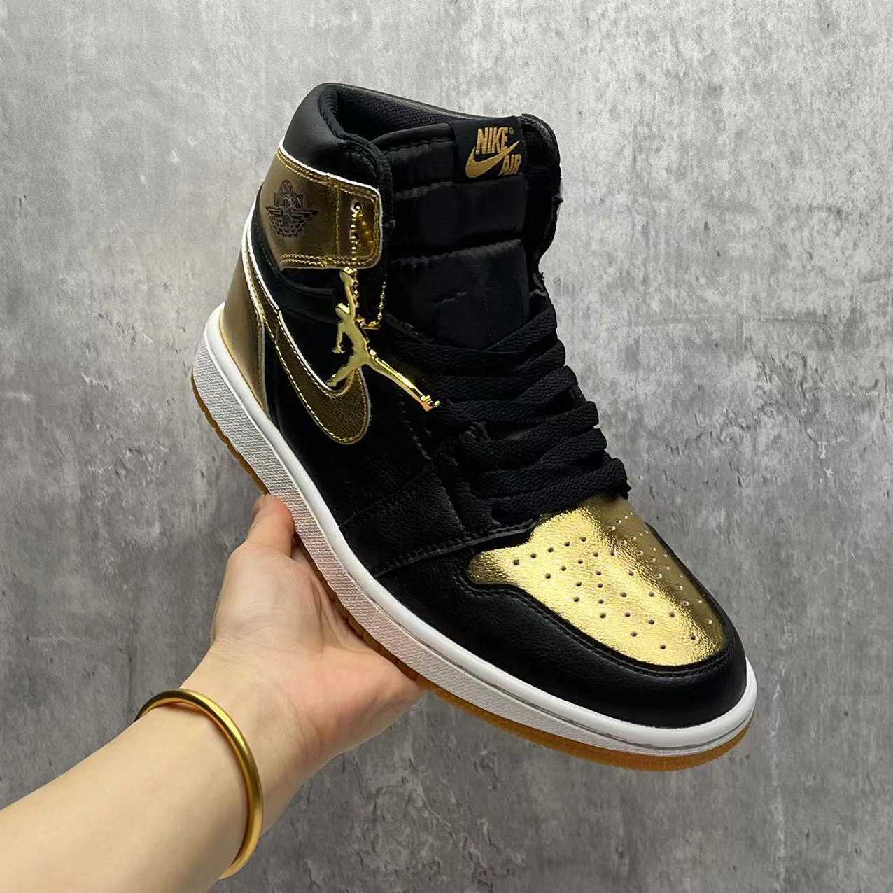 Jordan 1 High OG “Metallic Gold” Sneaker   DZ5485-071 - EUR FASHION