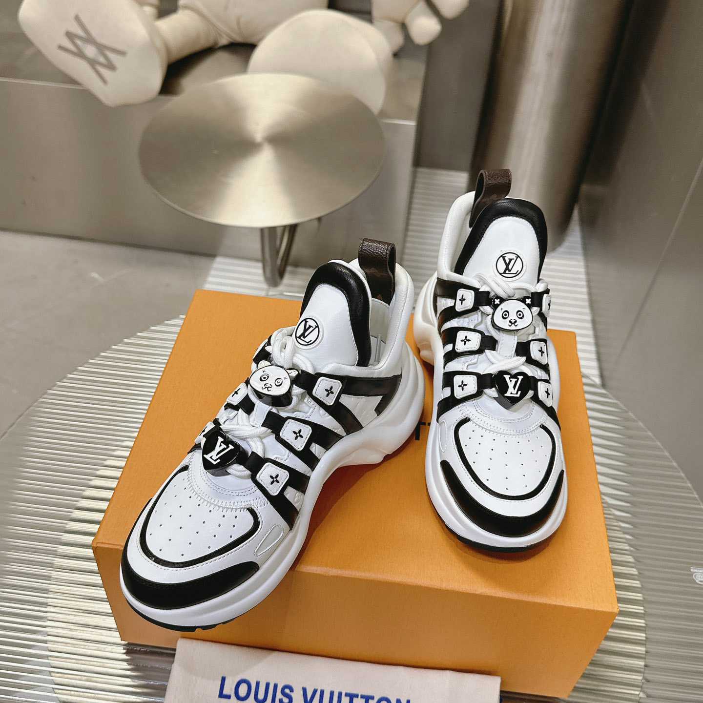 Louis Vuitton LV Archlight Sneaker    - EUR FASHION