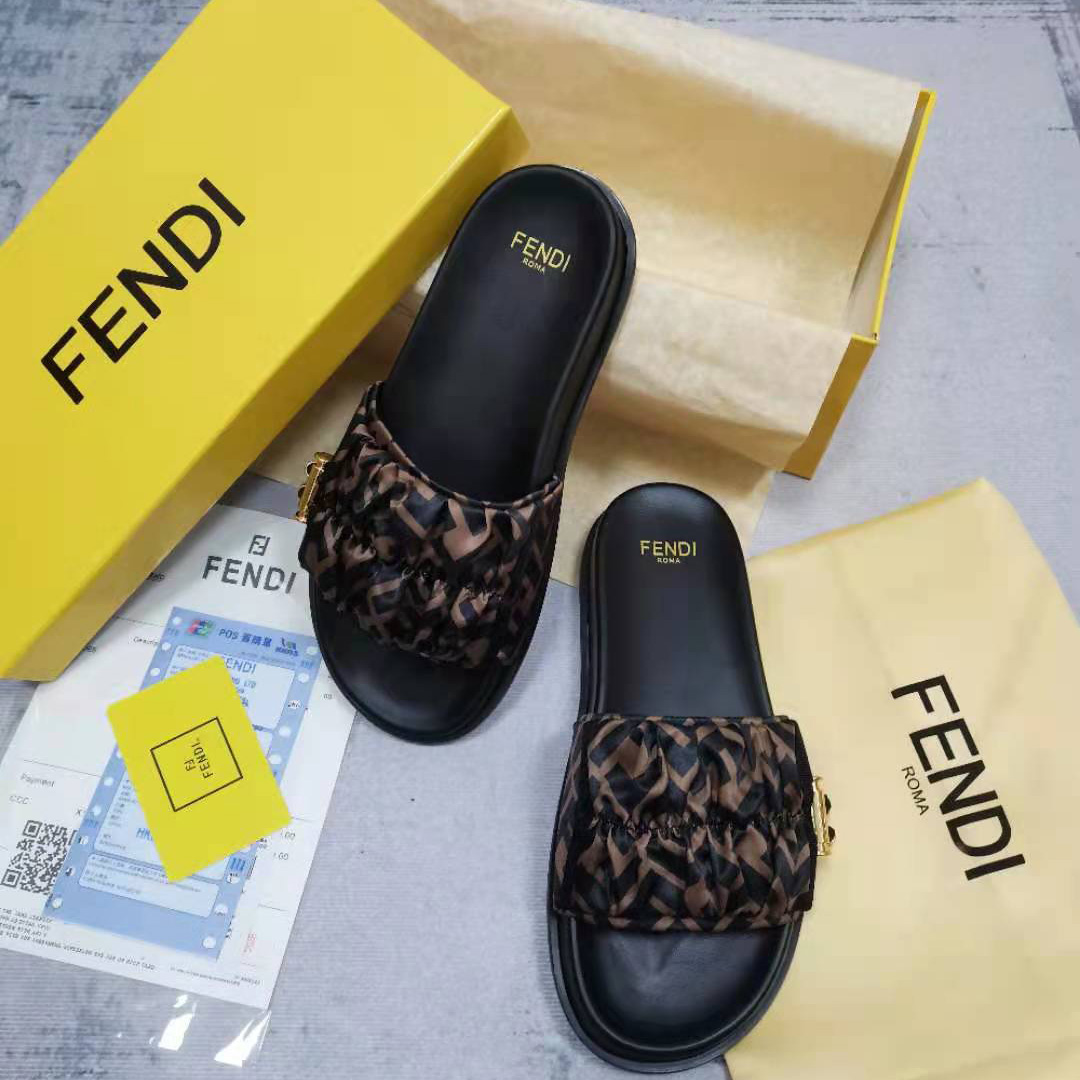 Fendi Vertigo Slides - EUR FASHION