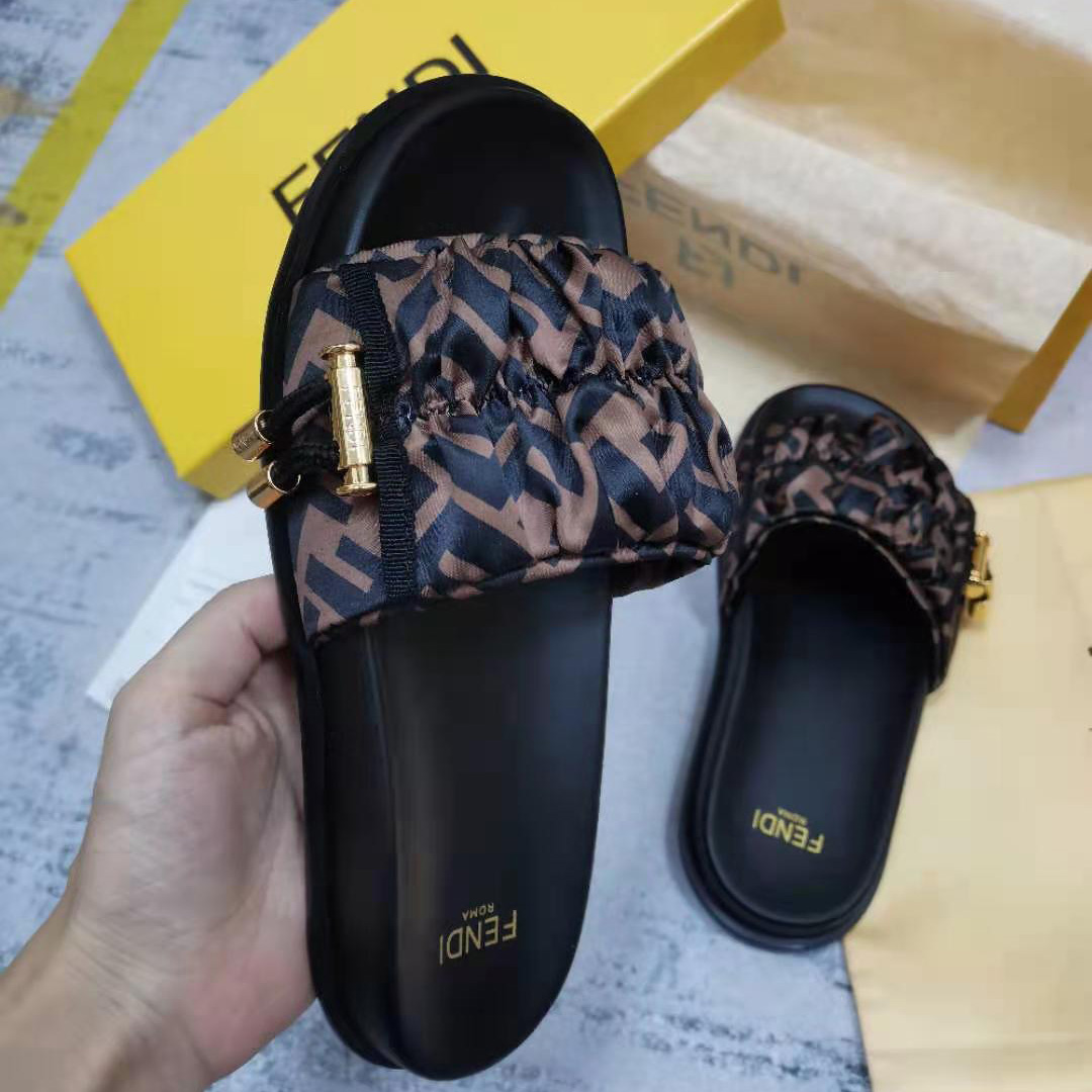 Fendi Vertigo Slides - EUR FASHION