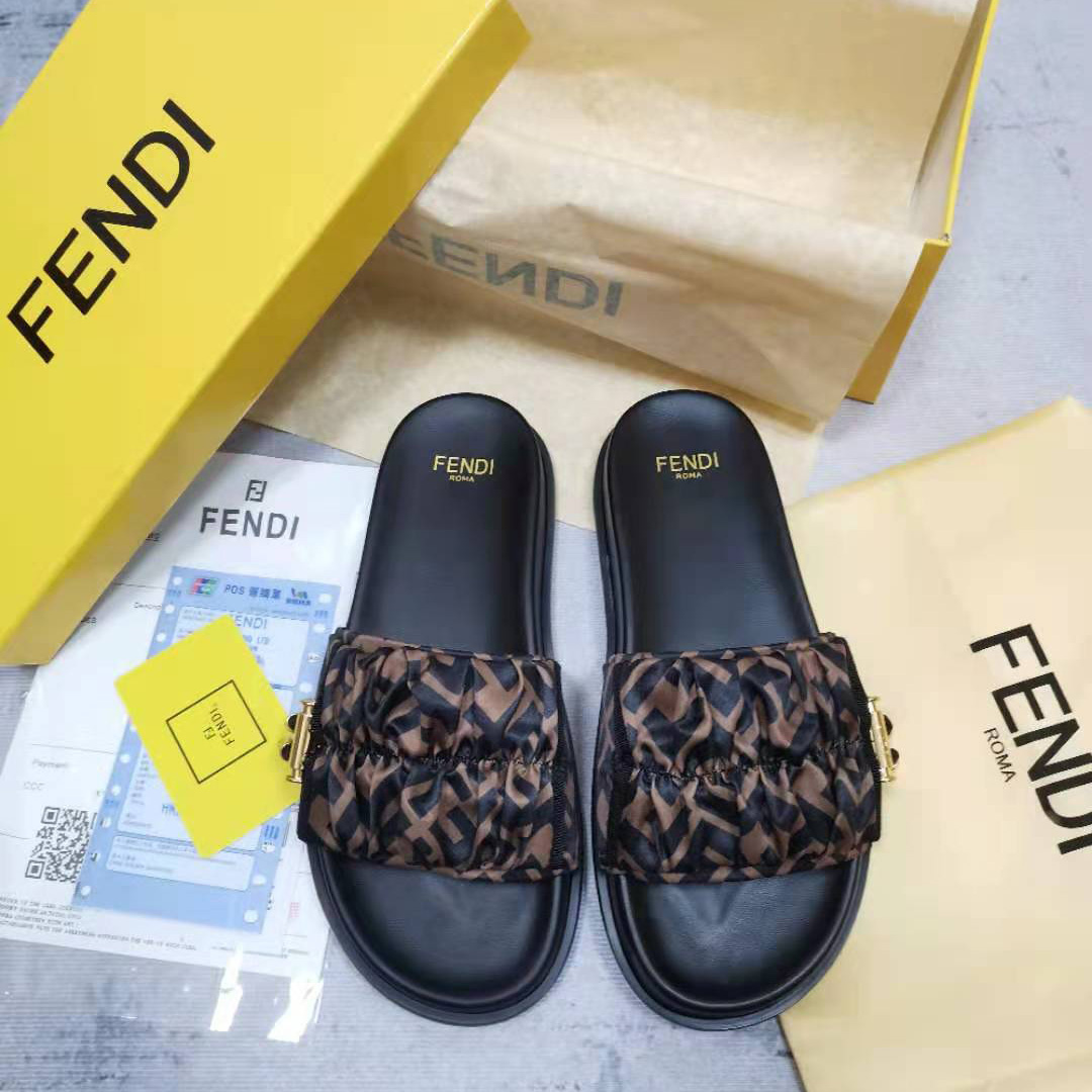 Fendi Vertigo Slides - EUR FASHION