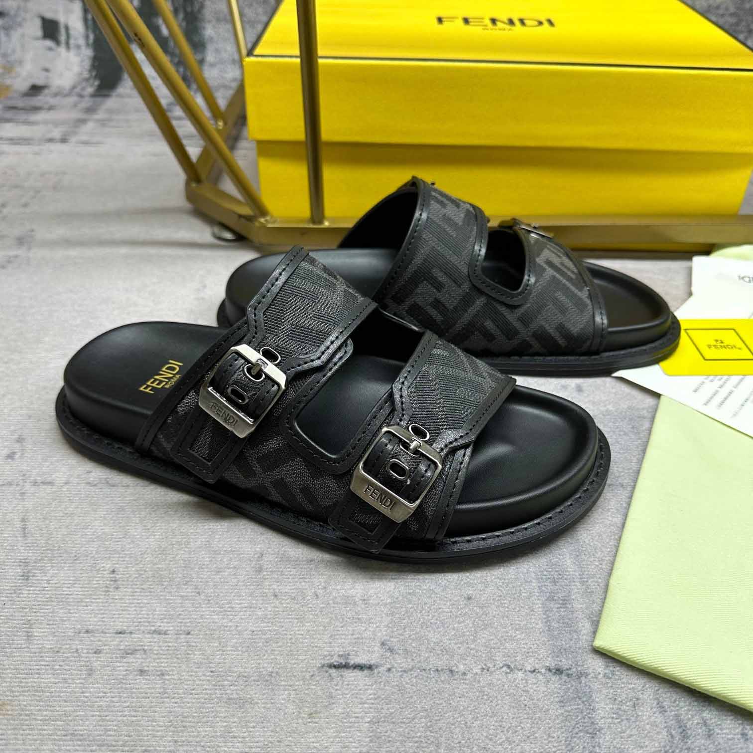 Fendi Feel Slides - EUR FASHION