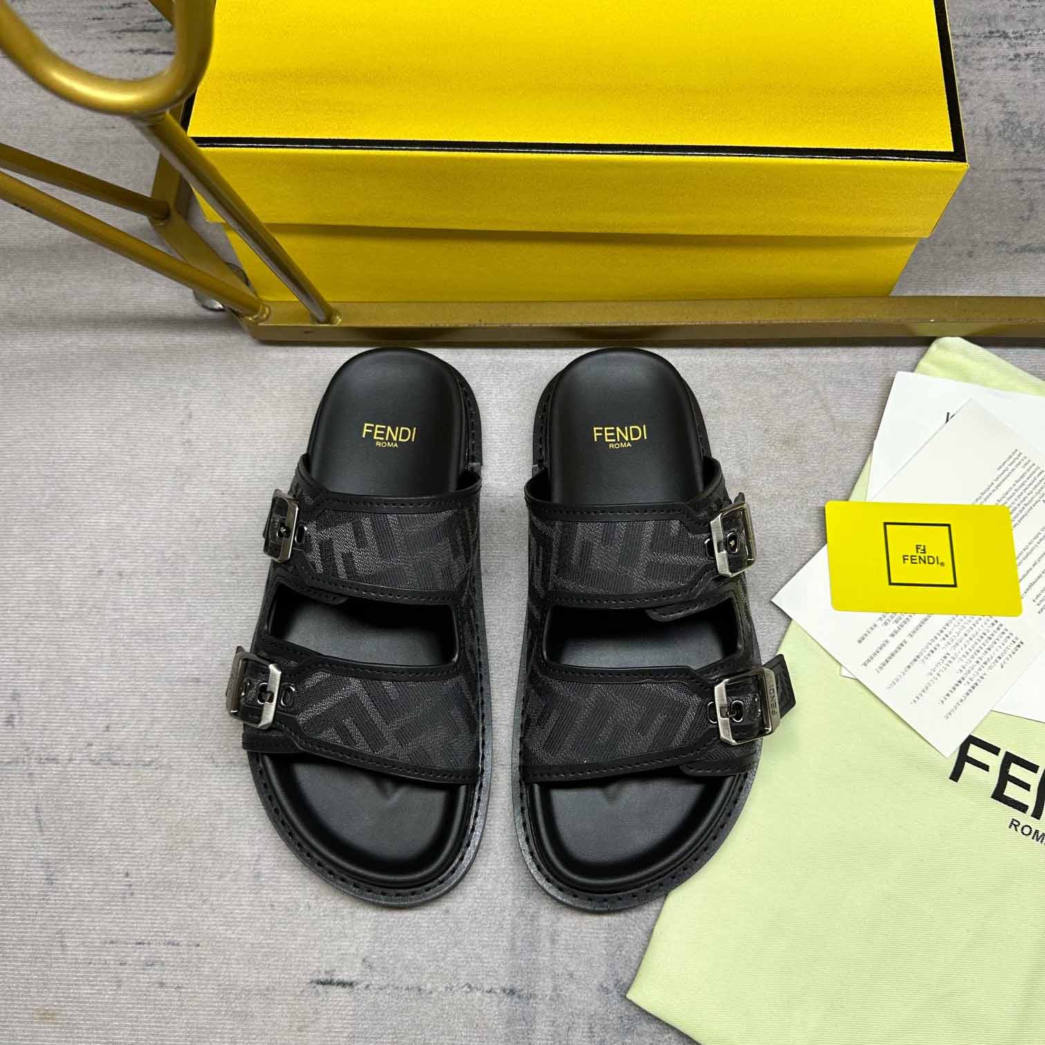 Fendi Feel Slides - EUR FASHION