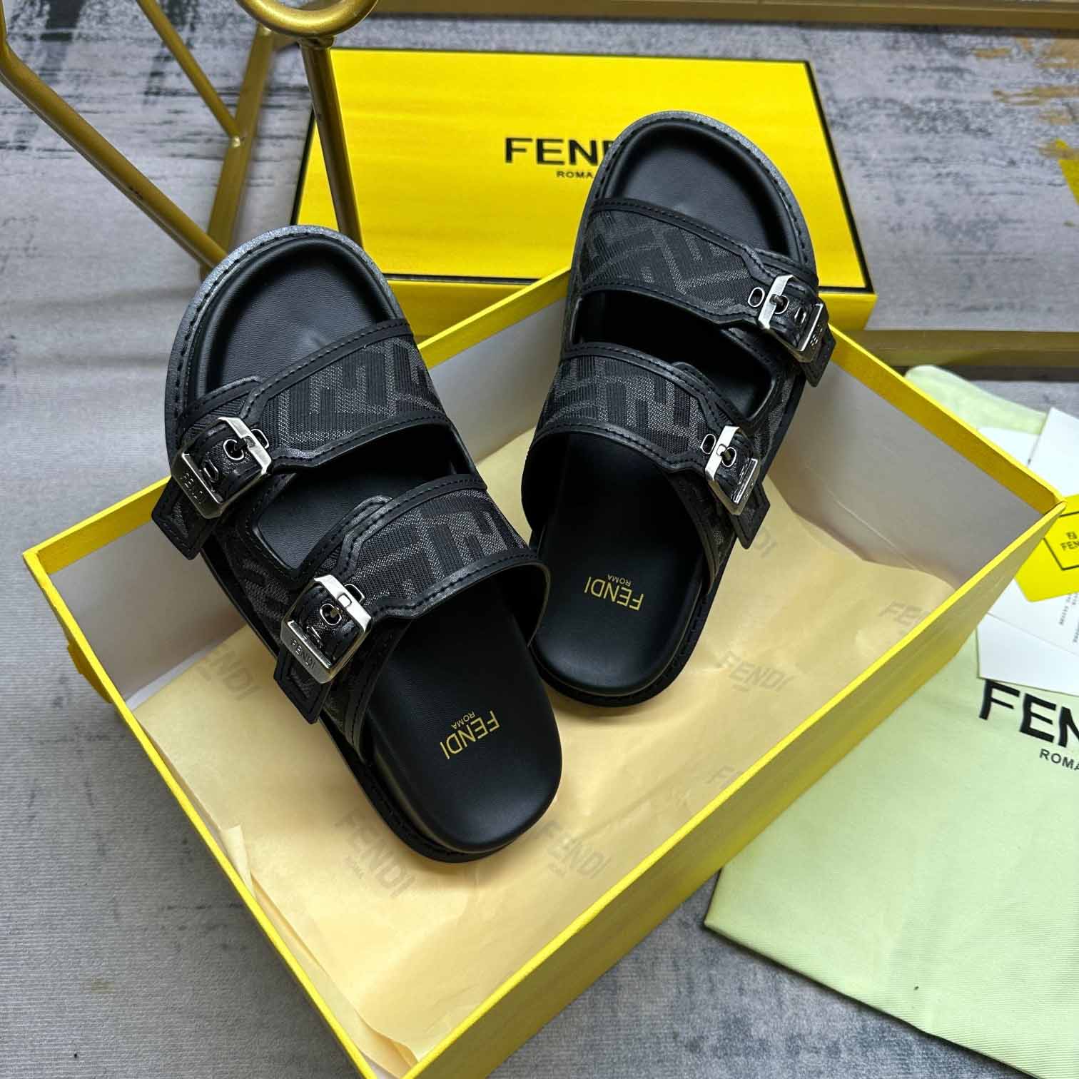 Fendi Feel Slides - EUR FASHION