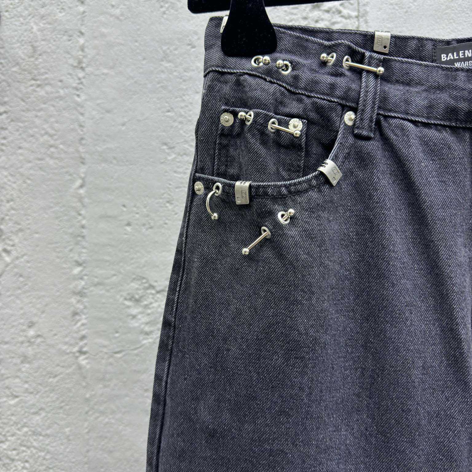 Balenciaga Jeans - EUR FASHION