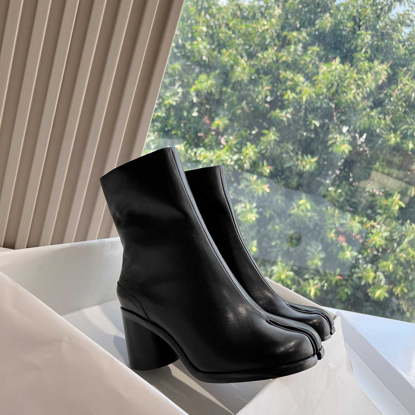 Maison Margiela Tabi Ankle Boots - EUR FASHION