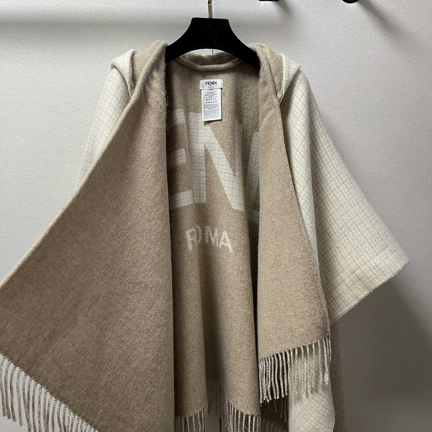 Fendi Poncho  140*160cm - EUR FASHION