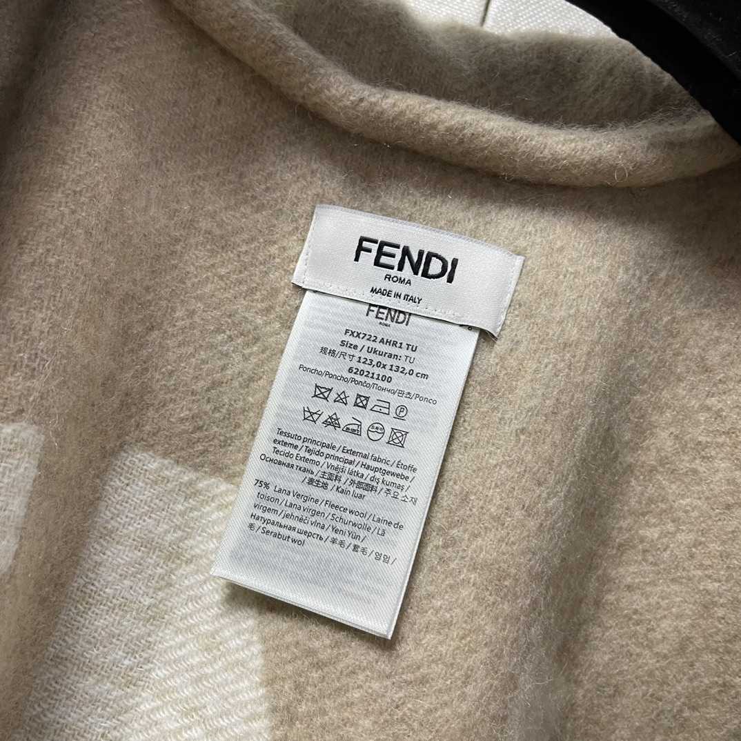 Fendi Poncho  140*160cm - EUR FASHION