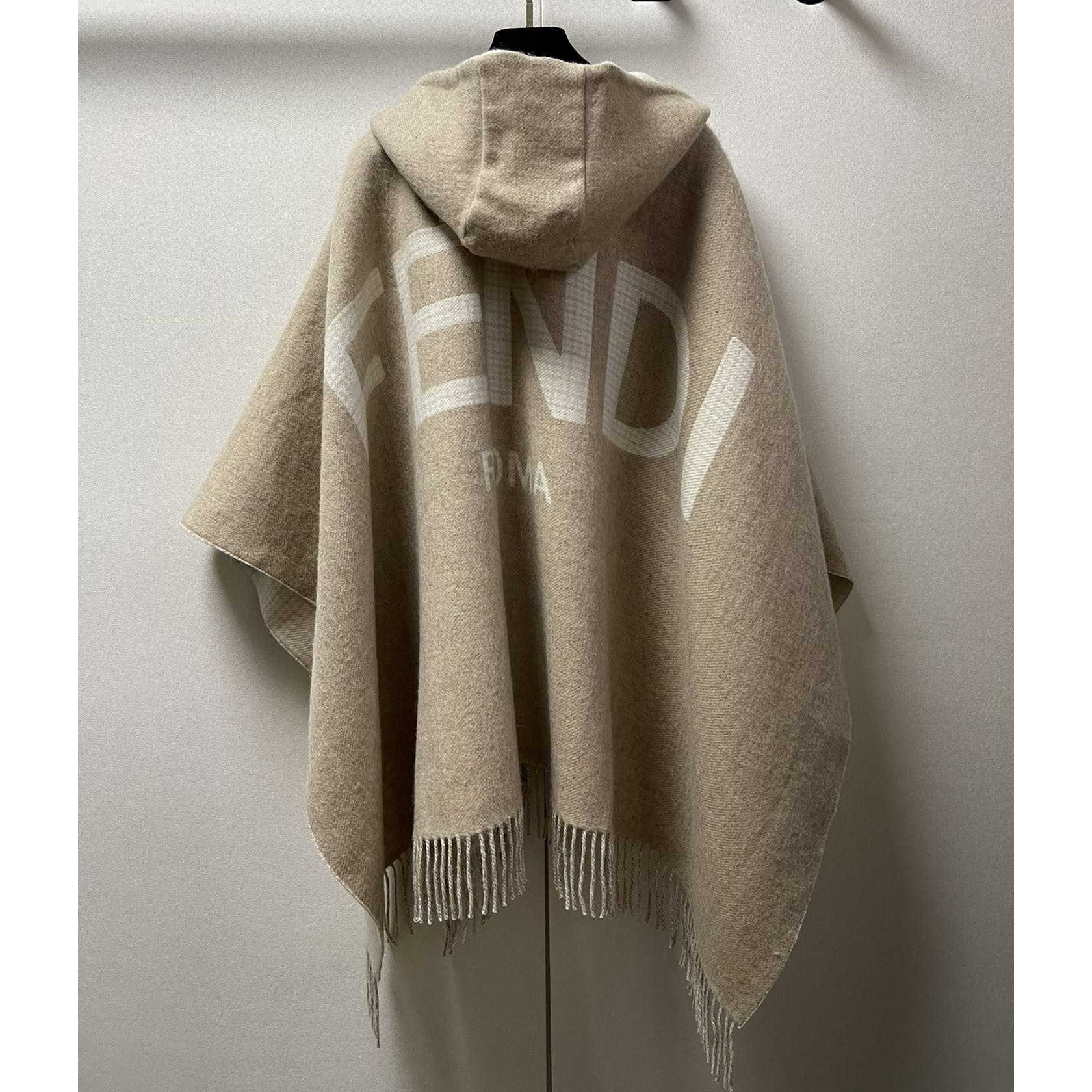 Fendi Poncho  140*160cm - EUR FASHION