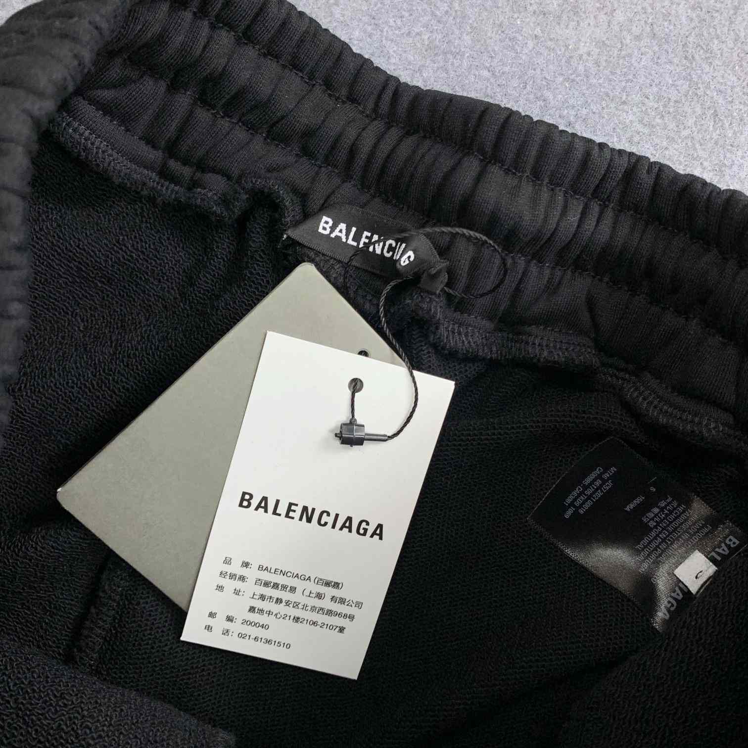 Balenciaga Campaign Shorts - EUR FASHION