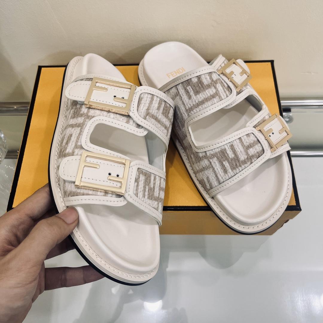 Fendi Feel Slides - EUR FASHION