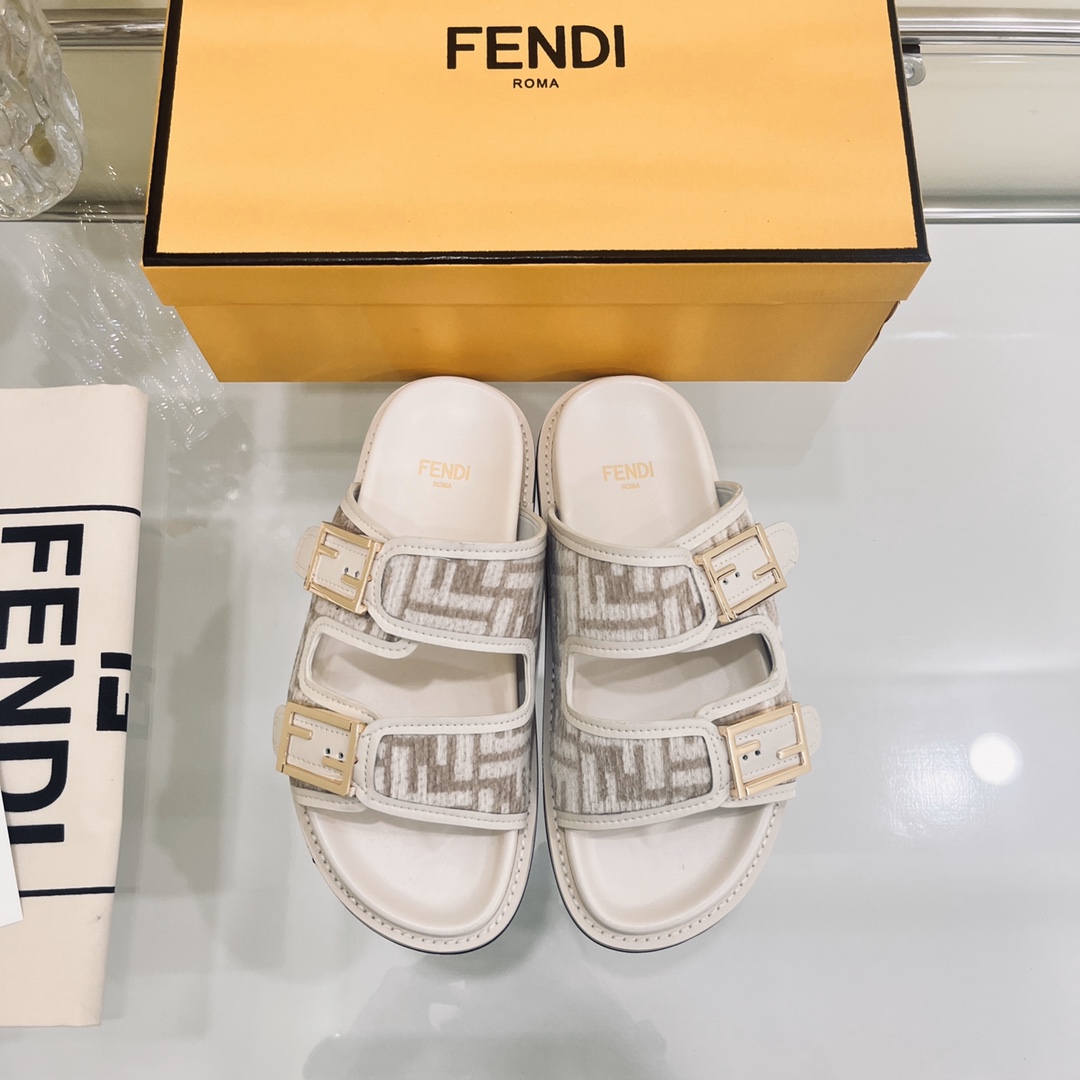 Fendi Feel Slides - EUR FASHION