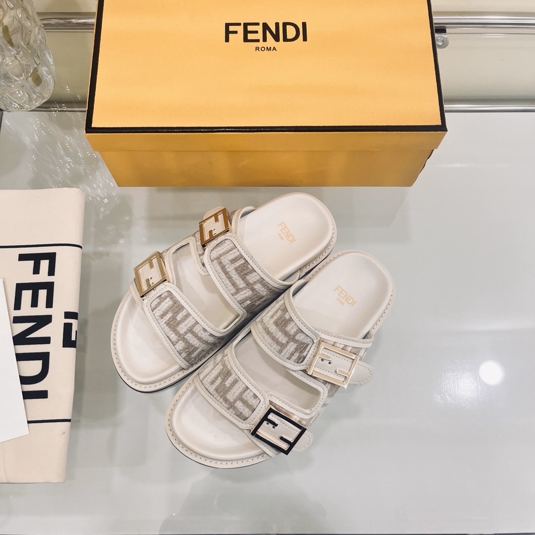 Fendi Feel Slides - EUR FASHION