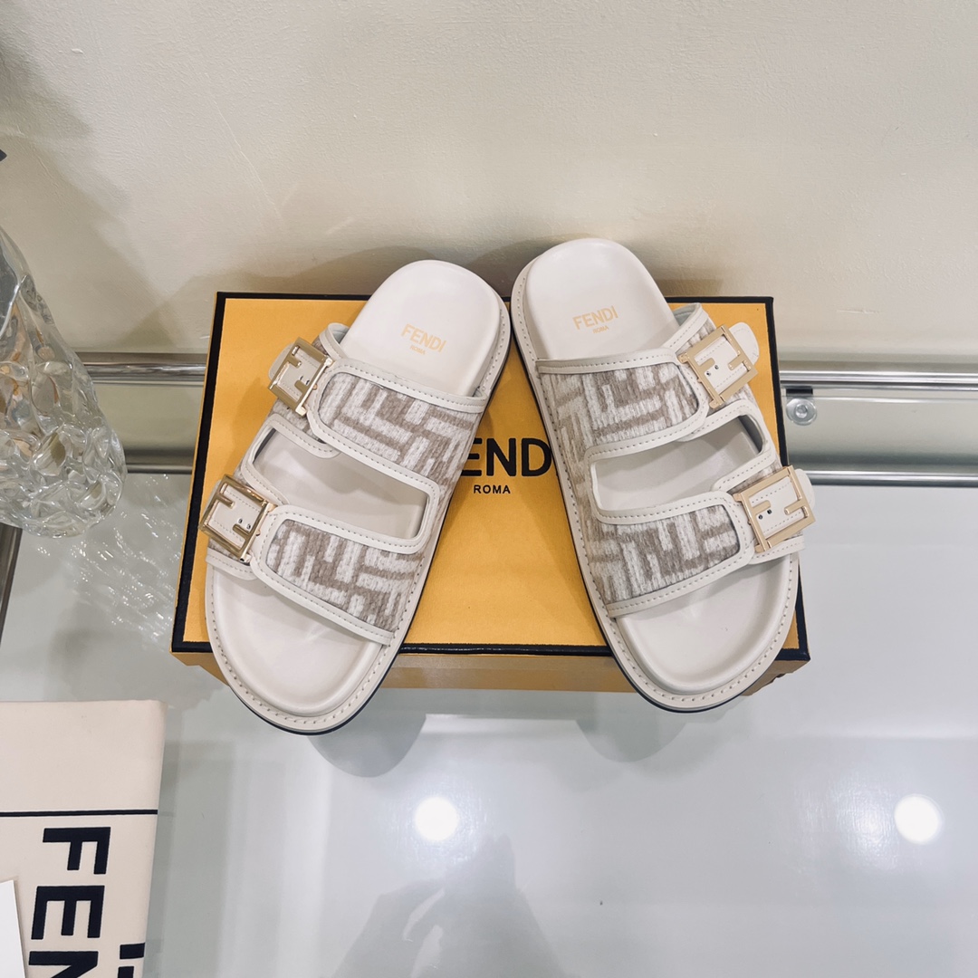 Fendi Feel Slides - EUR FASHION