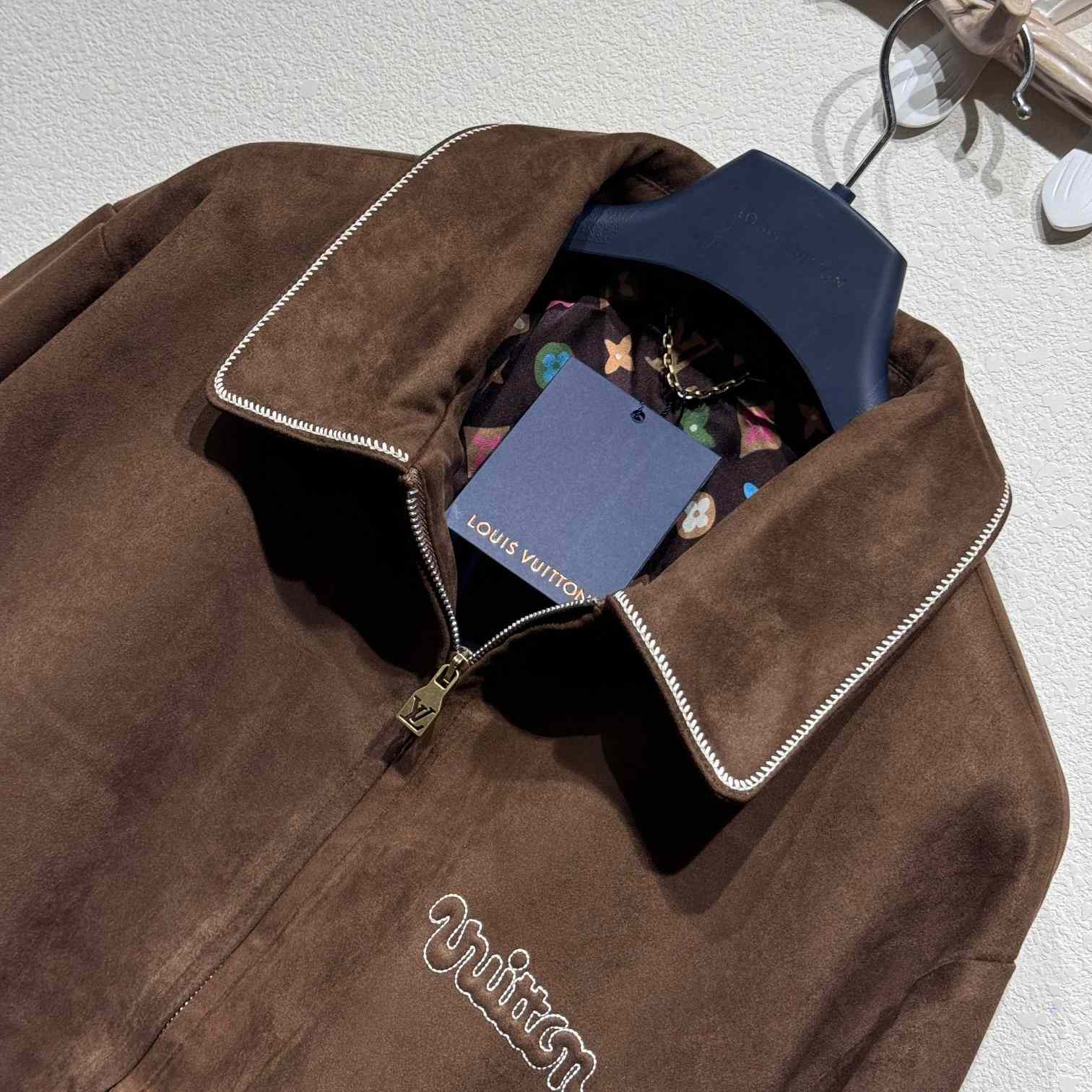 Louis Vuitton Embroidered Suede Calfskin Bomber   1AFPWK - EUR FASHION