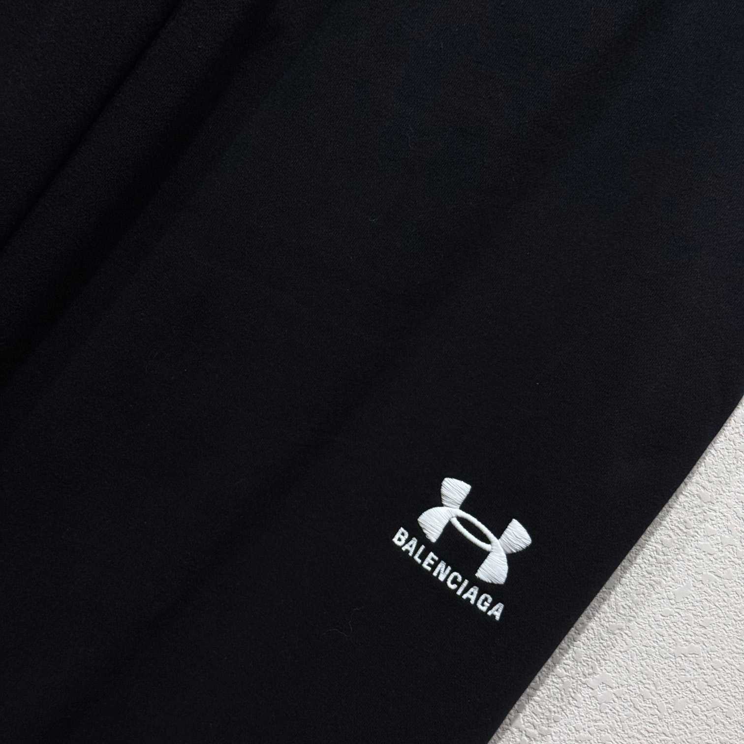 Balenciaga x Under Armour Baggy Sweatpants - EUR FASHION