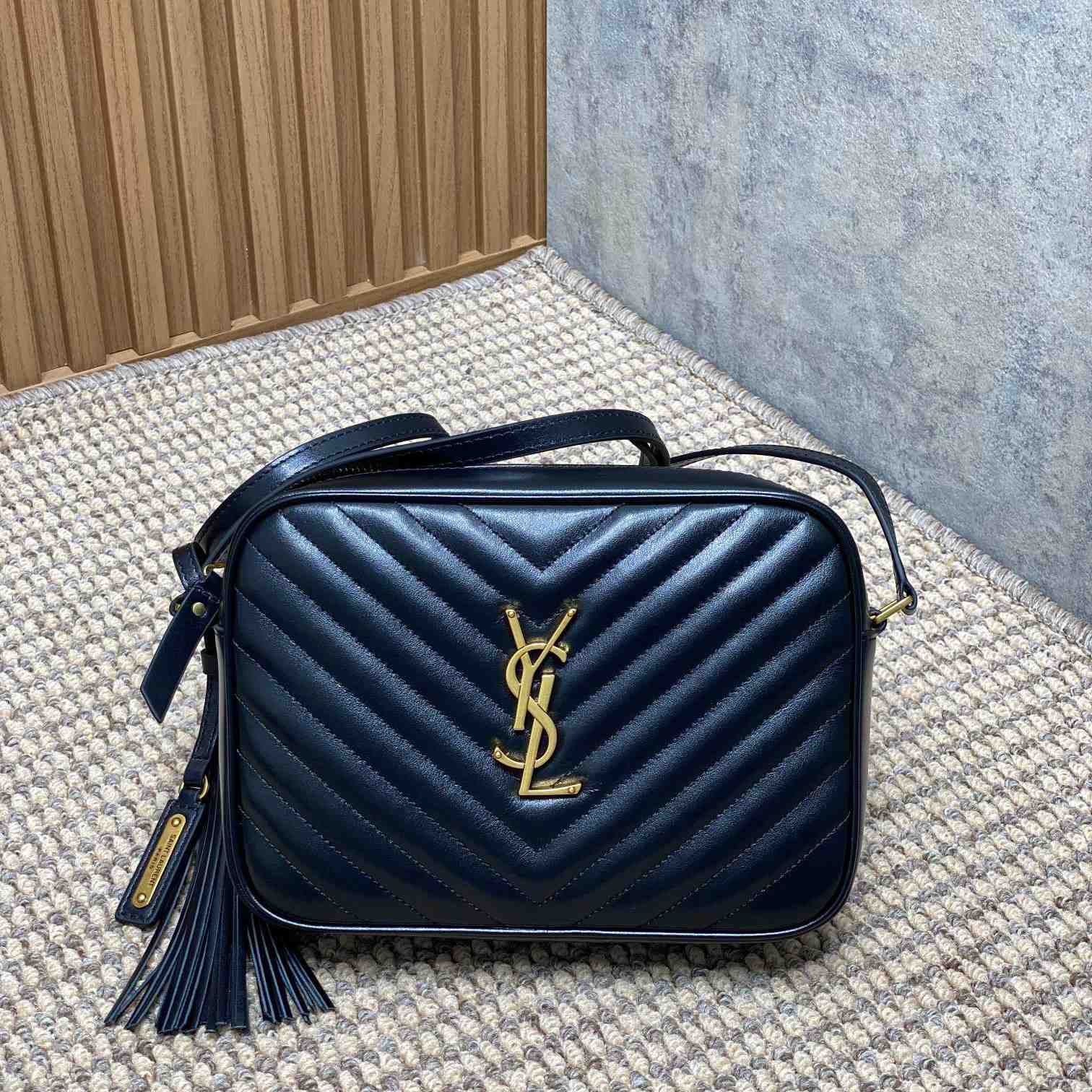 Saint Laurent Lou Tassel Camera Bag  (23x16x6cm) - EUR FASHION