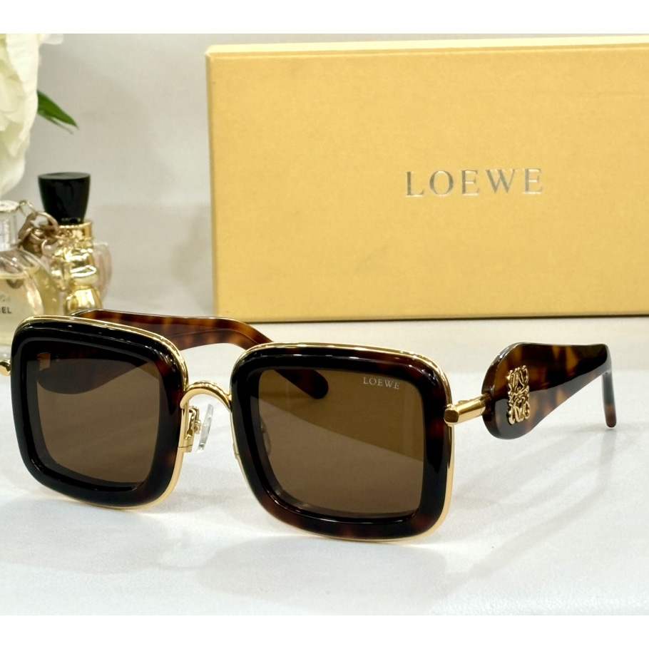 Loewe LW40150U Sunglasses - EUR FASHION