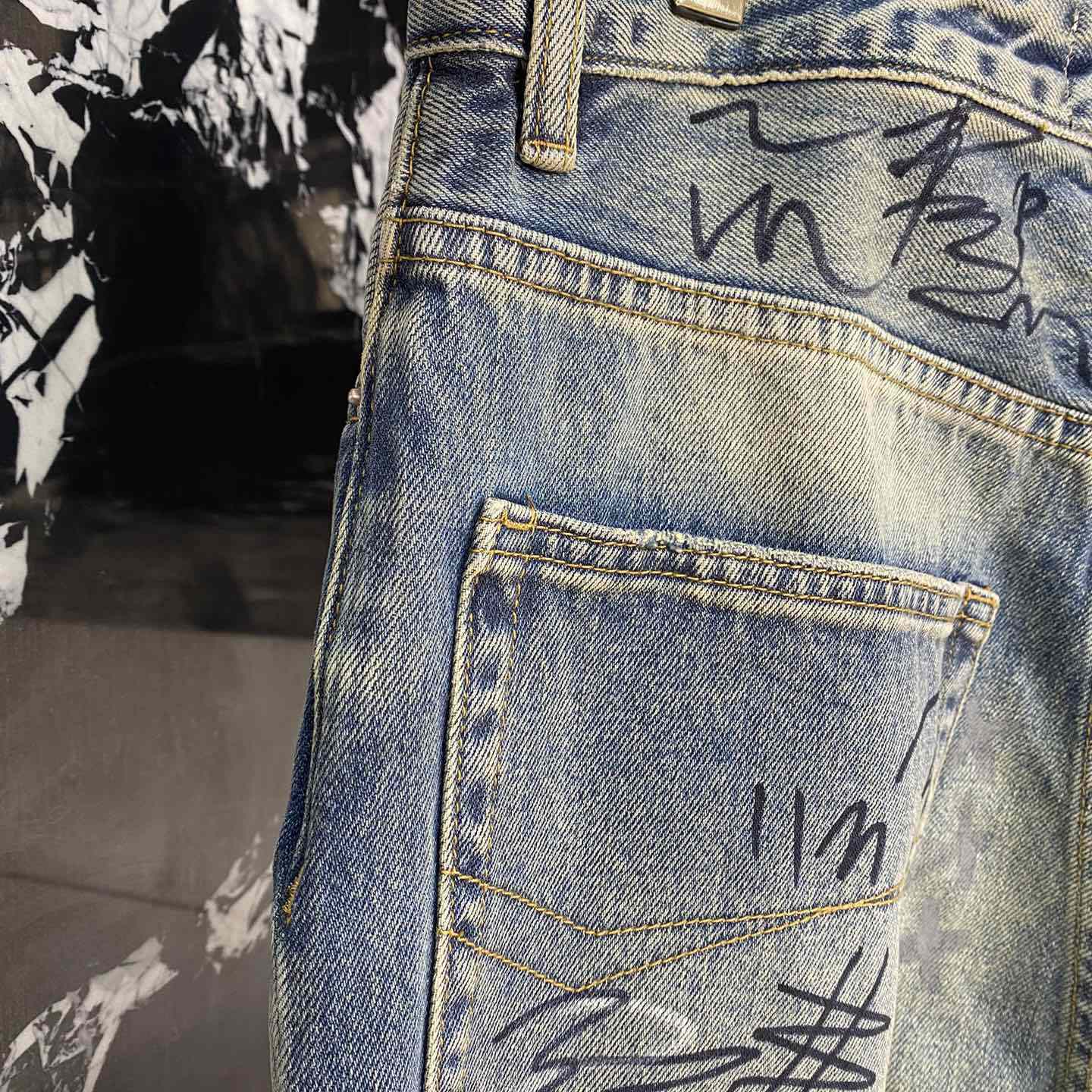 Balenciaga Graffiti Baggy Jeans - EUR FASHION