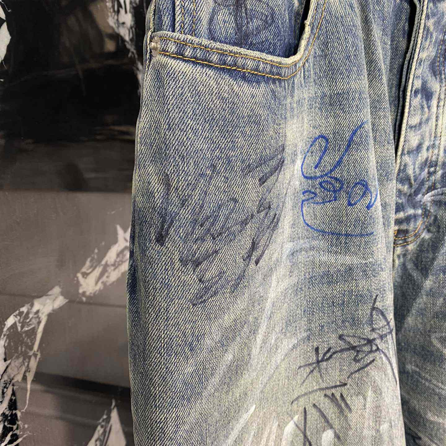 Balenciaga Graffiti Baggy Jeans - EUR FASHION