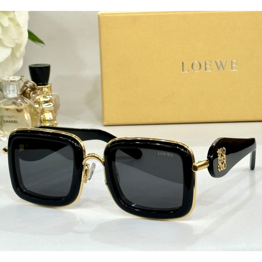 Loewe LW40150U Sunglasses - EUR FASHION