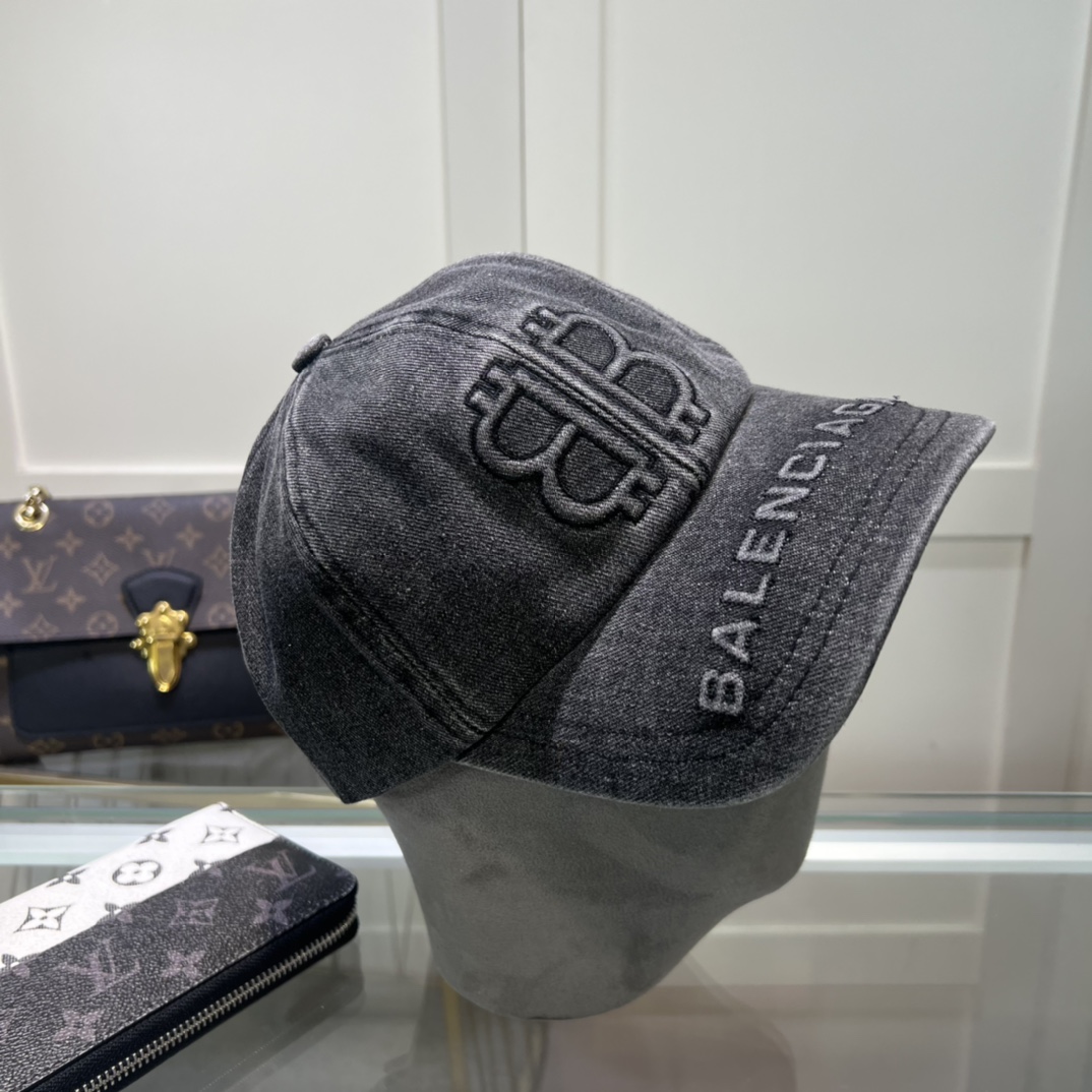 Balenciaga Cap - EUR FASHION