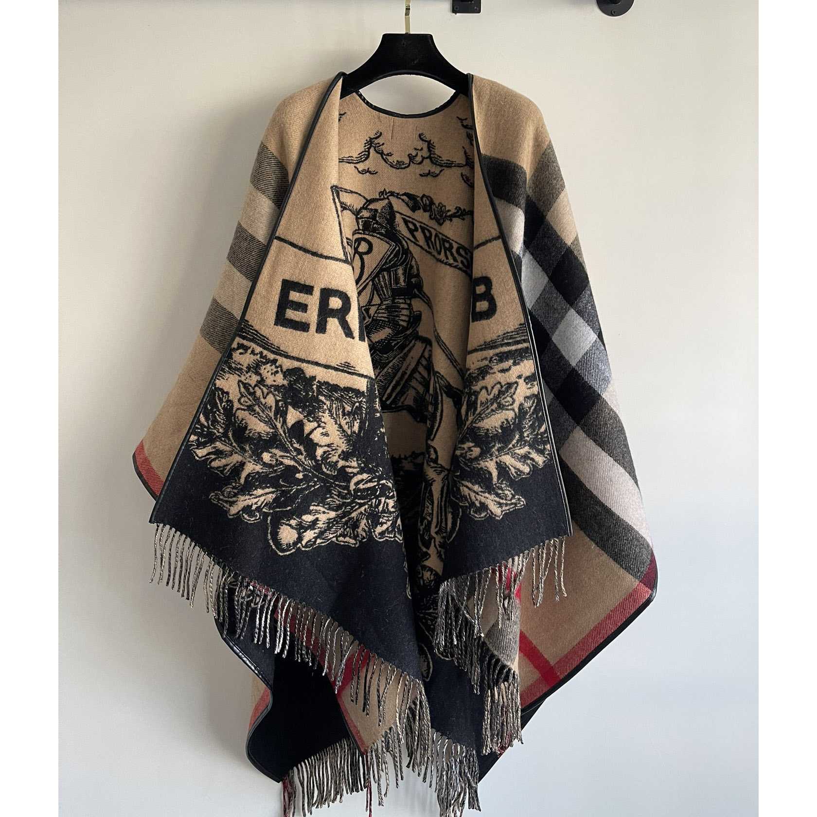 Burberry Poncho - EUR FASHION