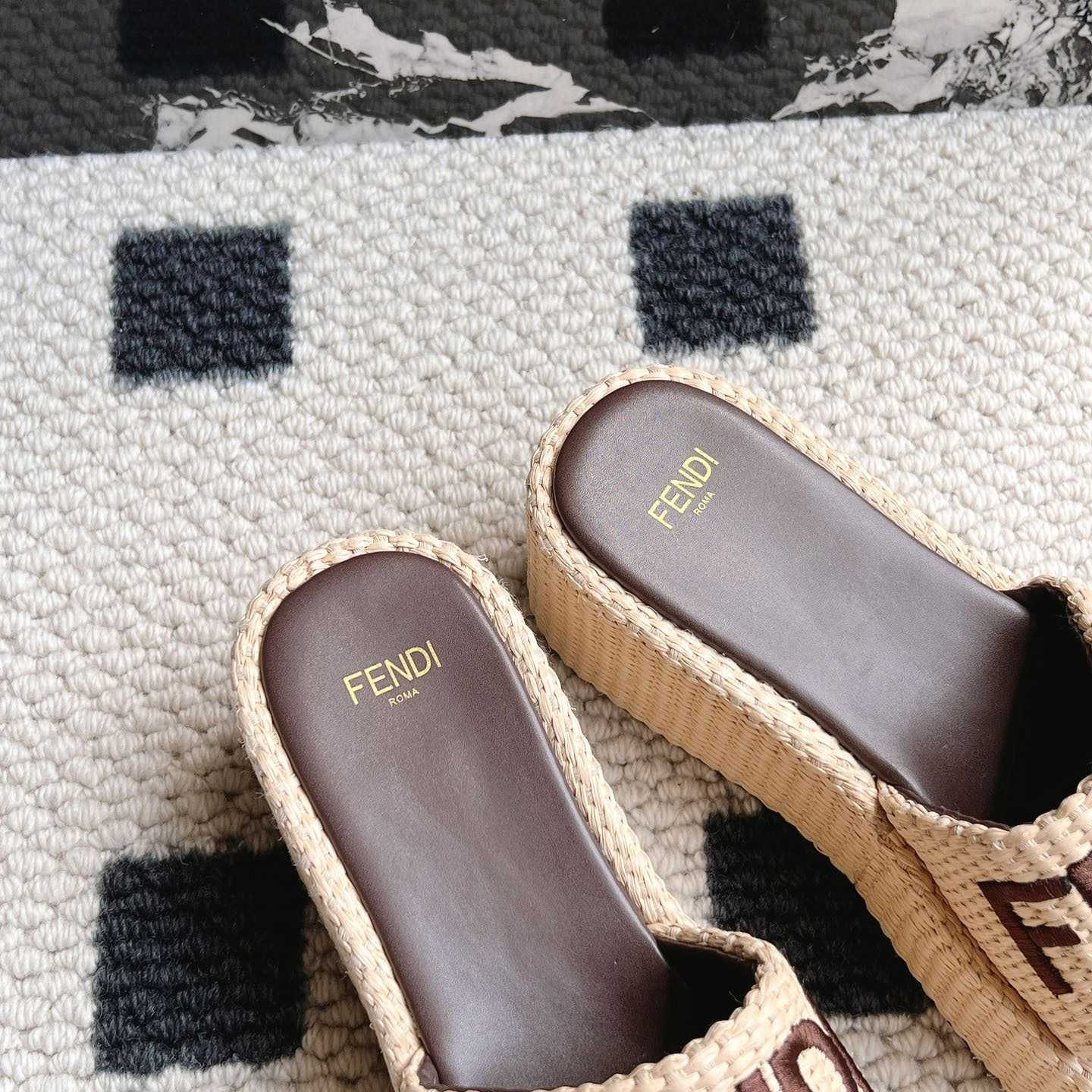 Fendi Sunshine Beige Cotton Fiber Flatform Slides - EUR FASHION