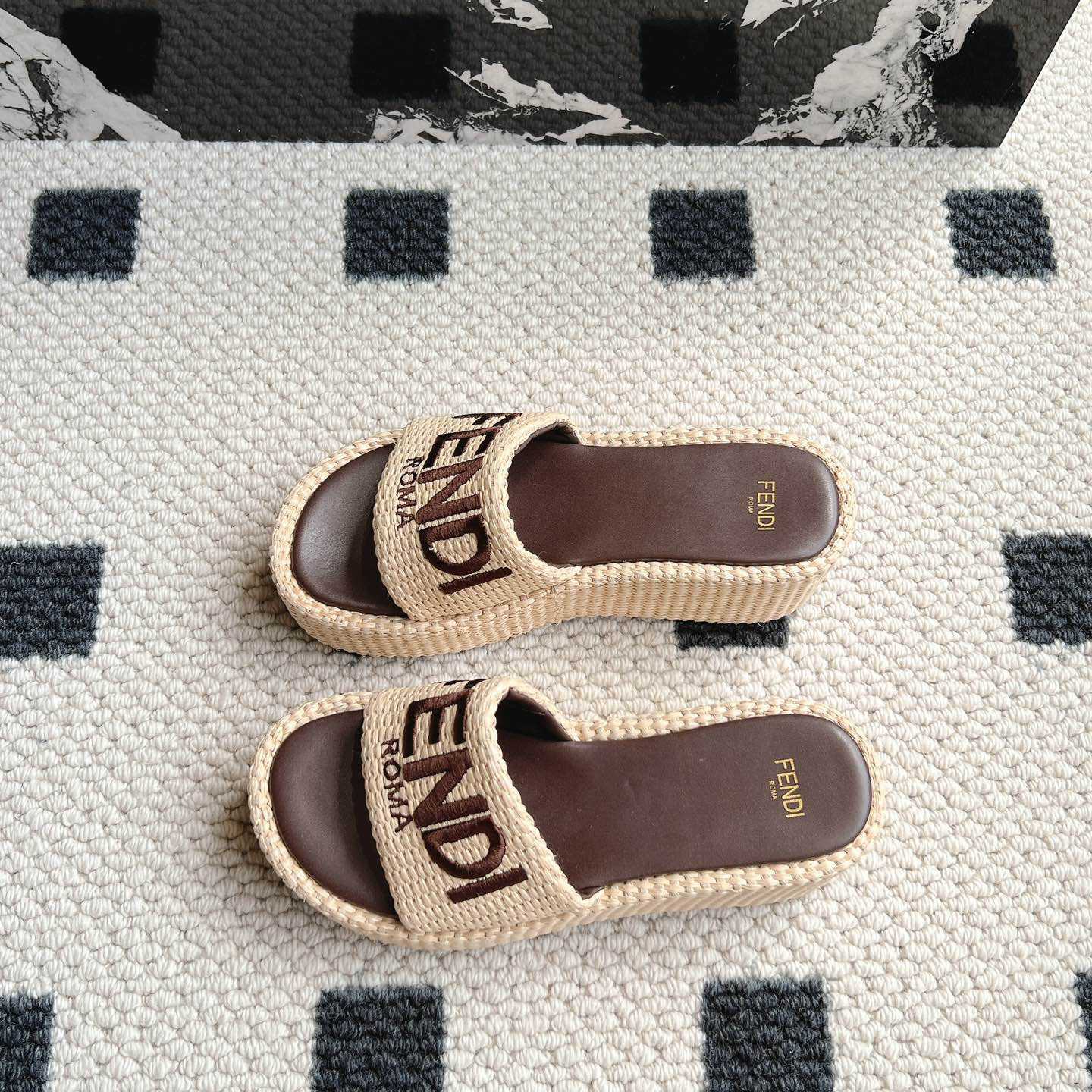 Fendi Sunshine Beige Cotton Fiber Flatform Slides - EUR FASHION