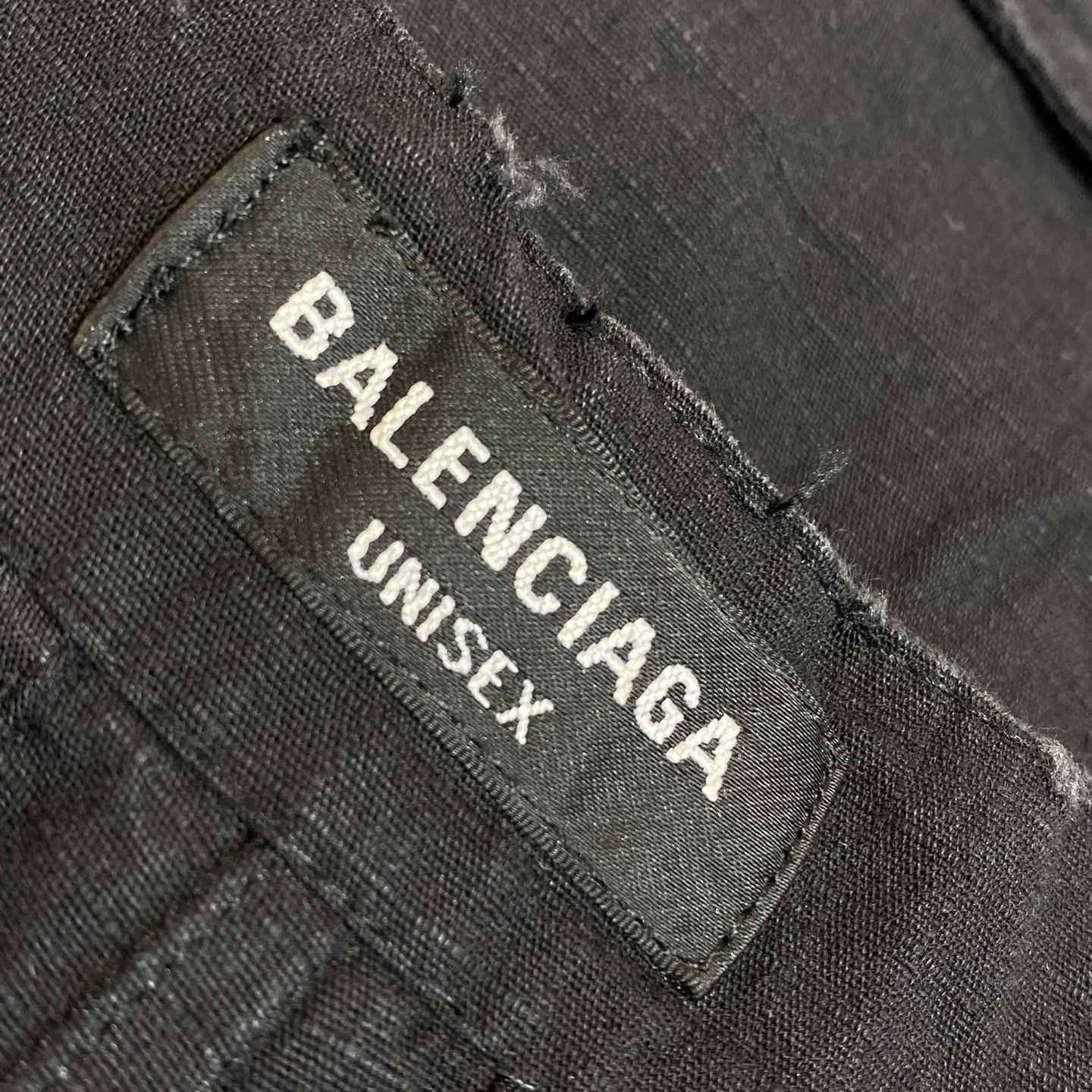 Balenciaga Large Cargo Pants In Black - EUR FASHION