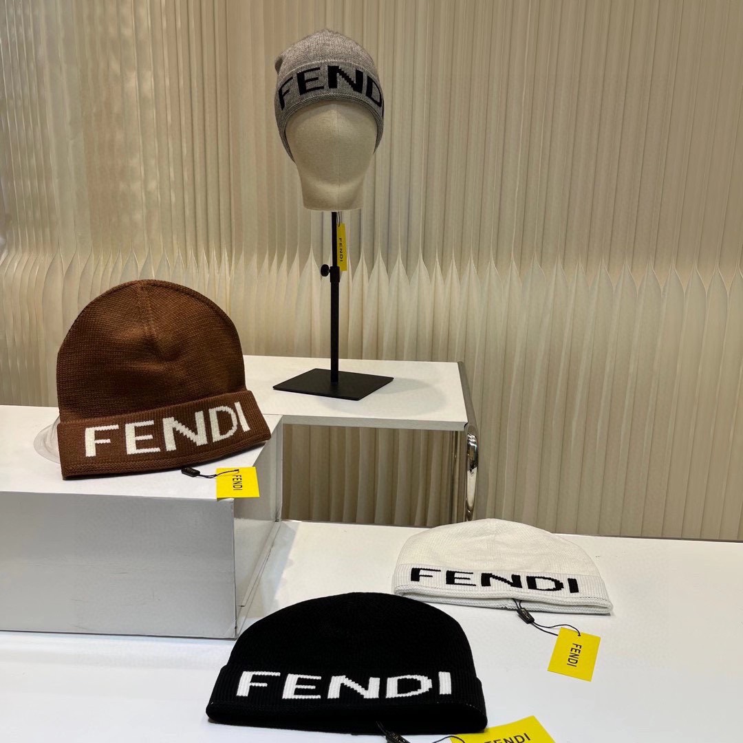 Fendi Beanie  - EUR FASHION