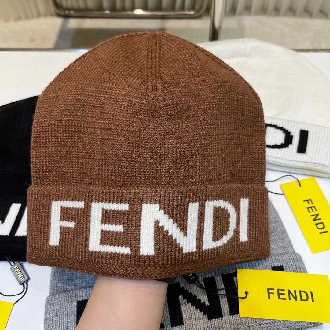 Fendi Beanie  - EUR FASHION