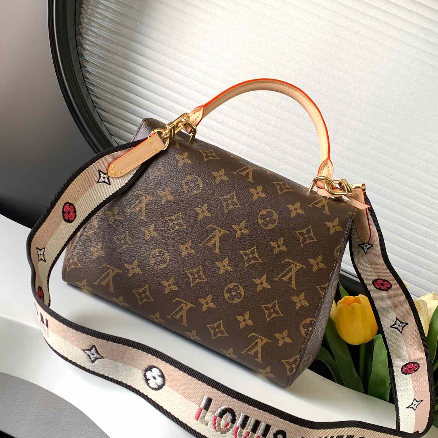 Louis Vuitton Cluny BB  M46372 - EUR FASHION