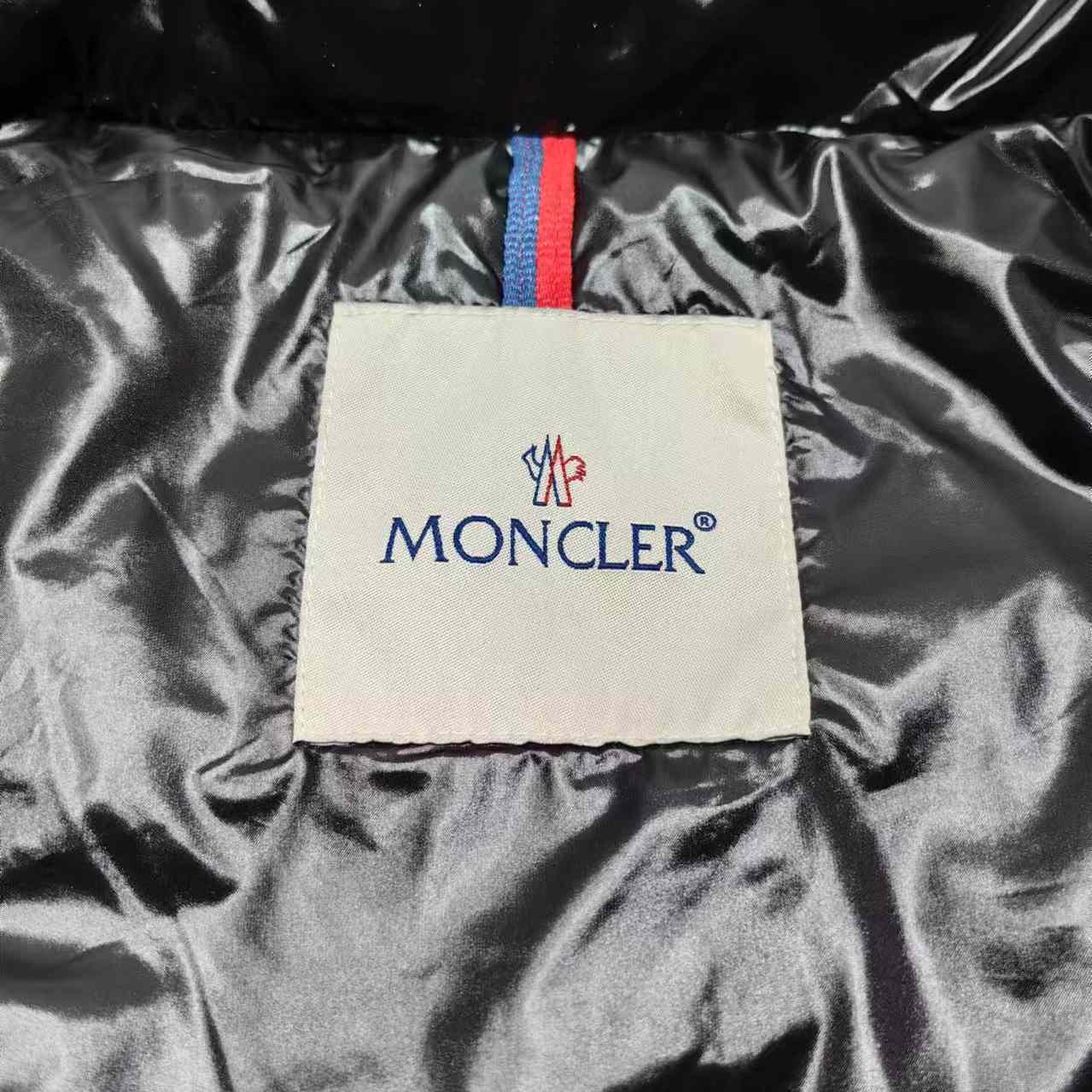 Moncler Short Down Jacket - EUR FASHION