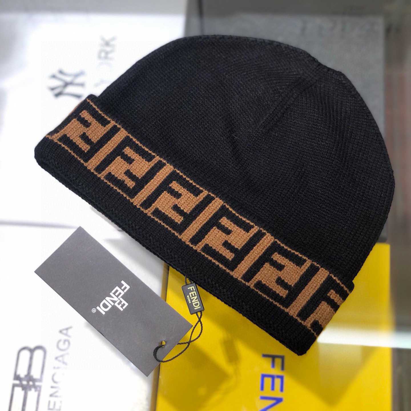 Fendi Beanie  - EUR FASHION