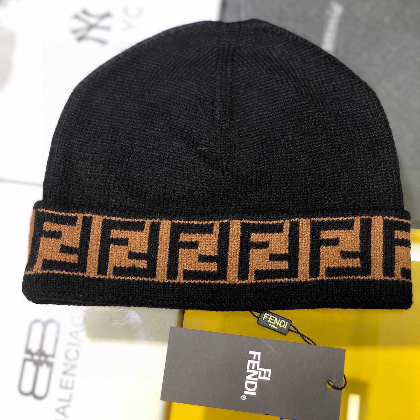 Fendi Beanie  - EUR FASHION