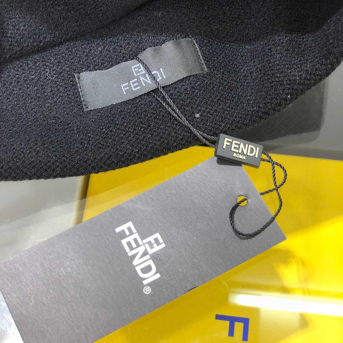 Fendi Beanie  - EUR FASHION