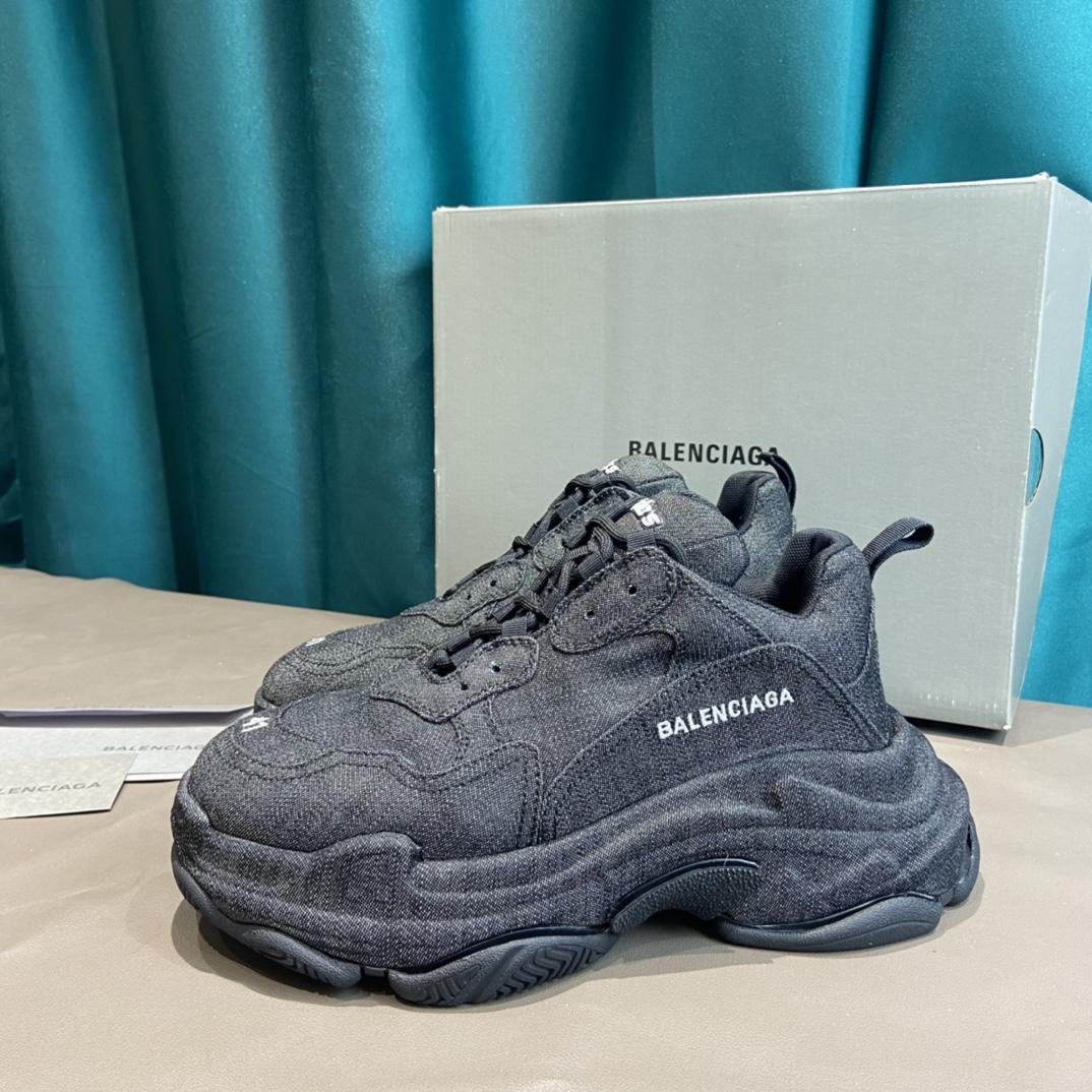 Balenciaga Triple S Sneaker  - EUR FASHION