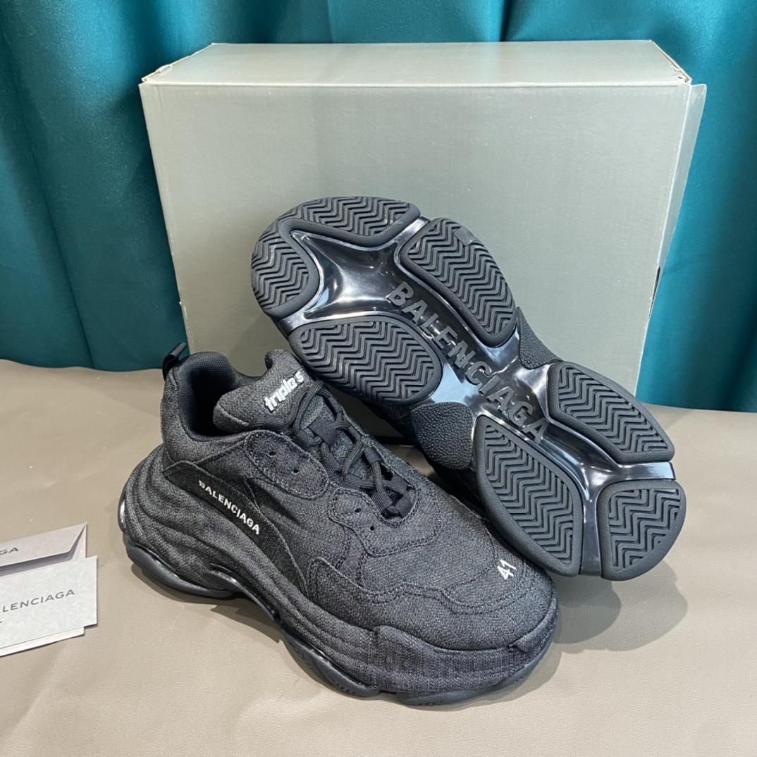 Balenciaga Triple S Sneaker  - EUR FASHION