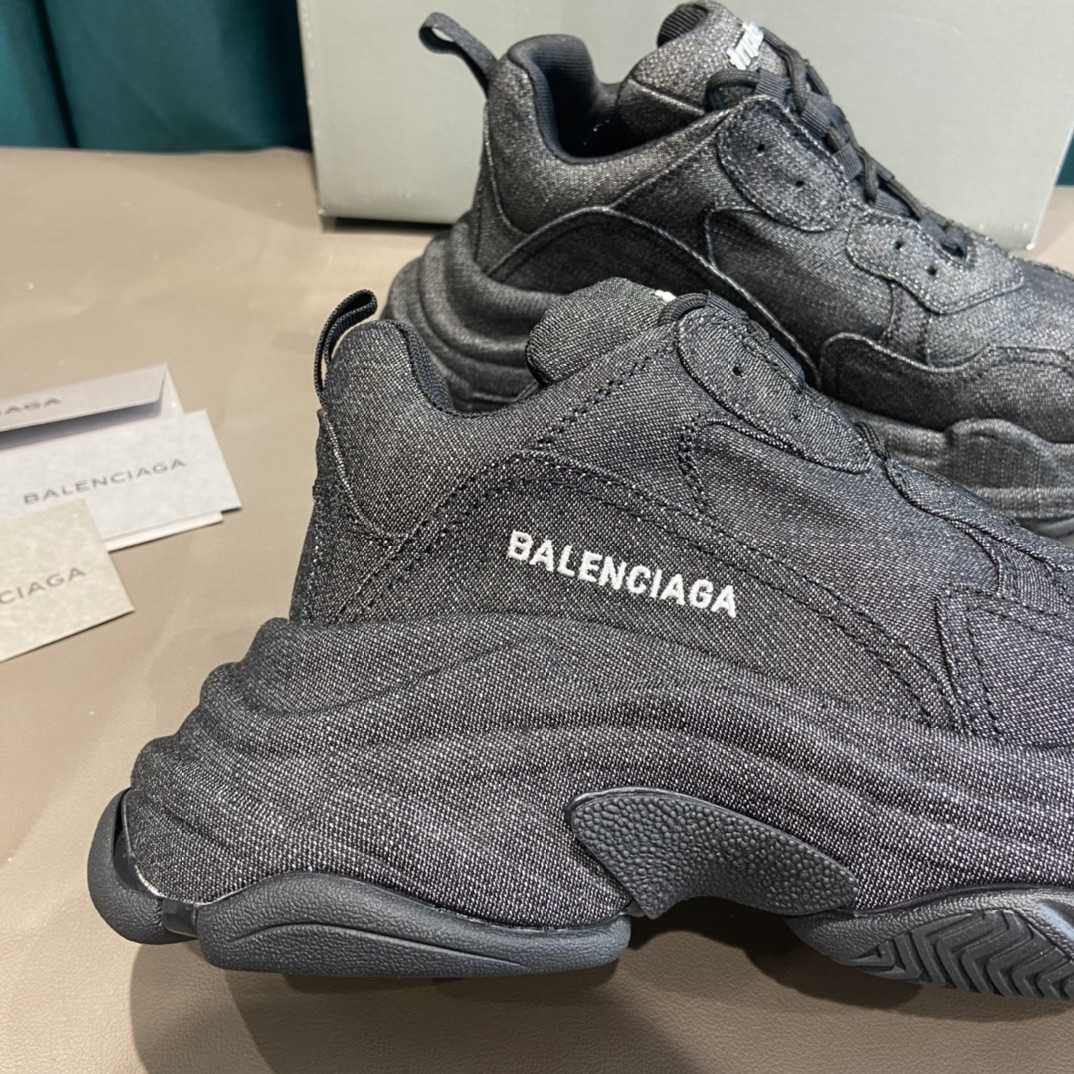 Balenciaga Triple S Sneaker  - EUR FASHION